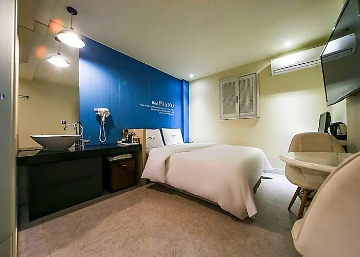 Seongbuk Piano Hotel