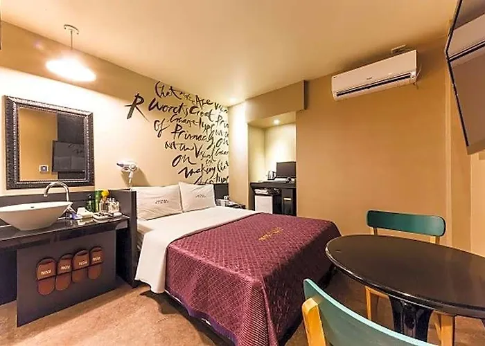 Seongbuk Piano Hotel 2*