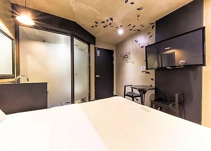 Seongbuk Piano Hotel 2*